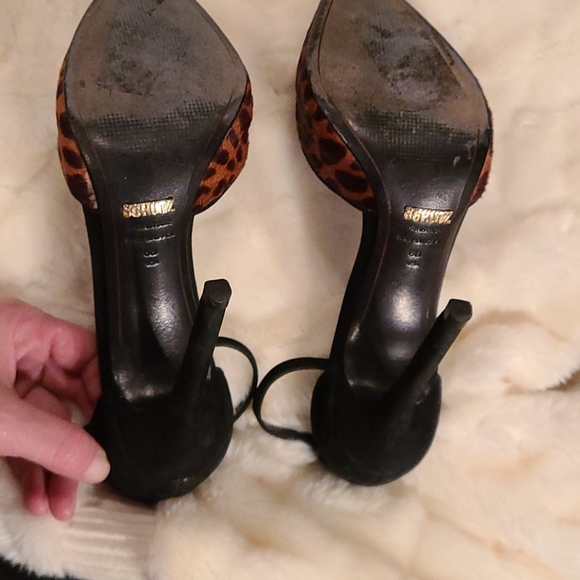 Schutz leather leopard 4 inch size 6 heals. - Picture 2 of 7